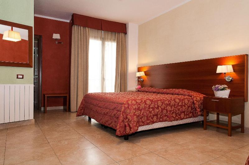 אולביה Hotel Demar מראה חיצוני תמונה