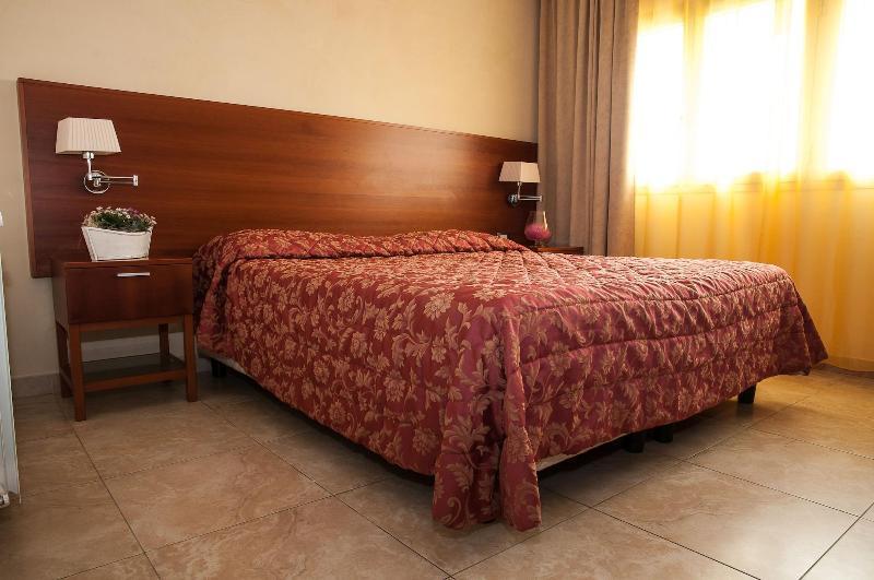 אולביה Hotel Demar מראה חיצוני תמונה