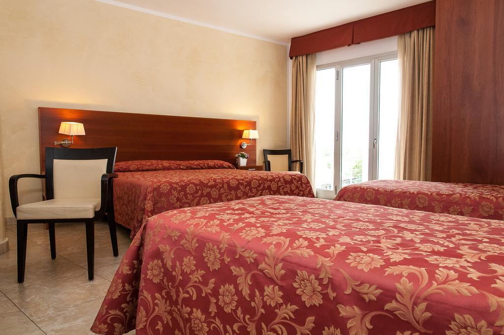 אולביה Hotel Demar מראה חיצוני תמונה