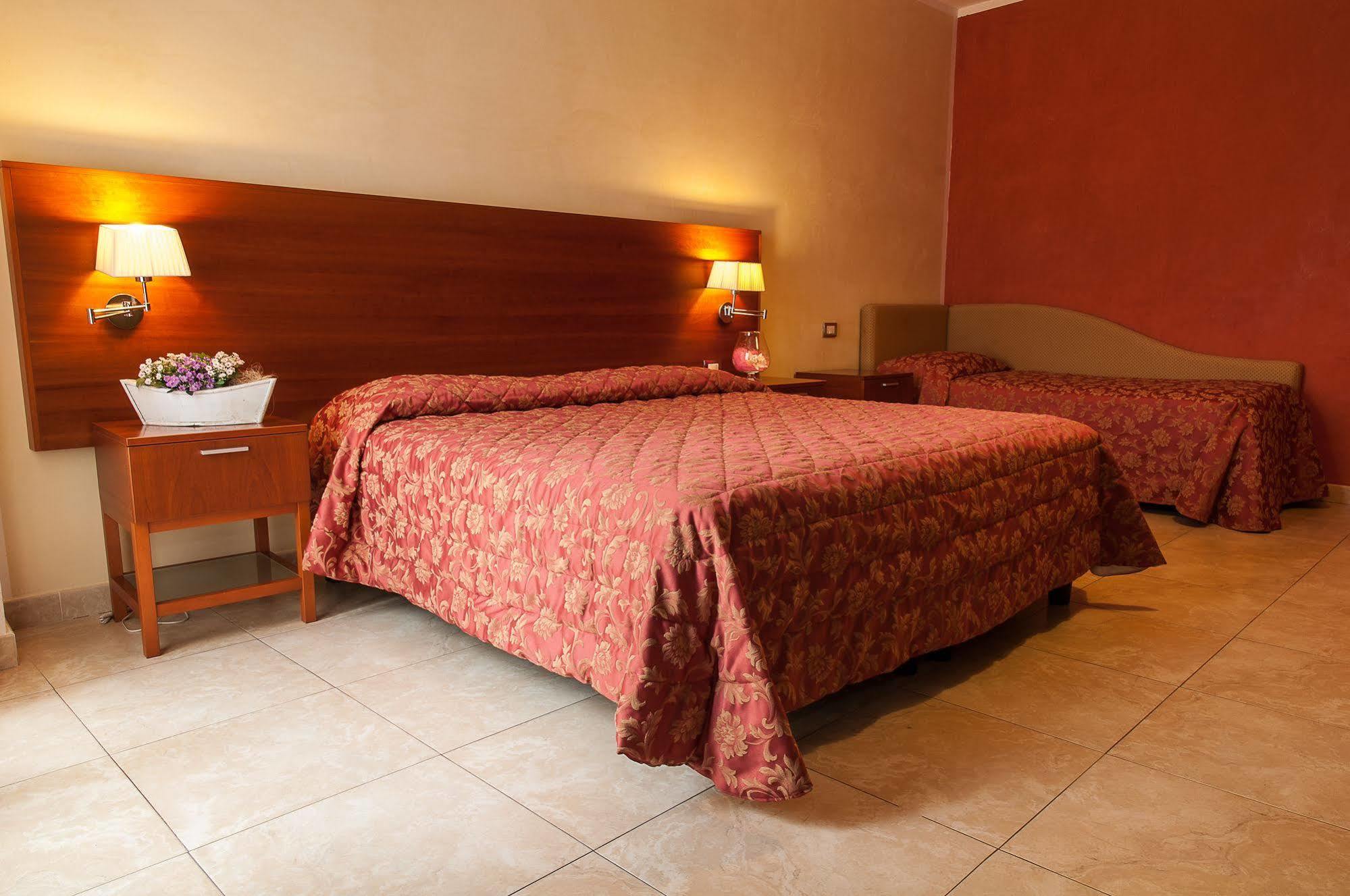 אולביה Hotel Demar מראה חיצוני תמונה
