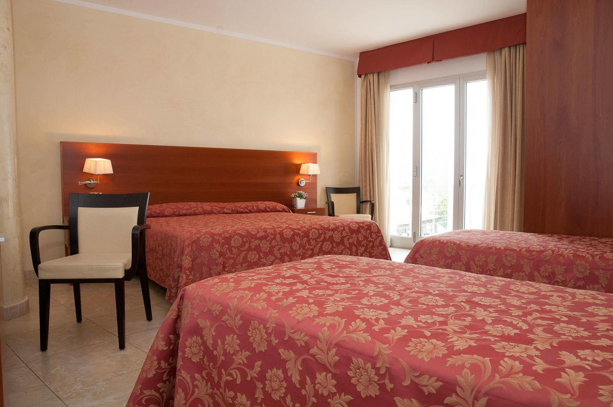 אולביה Hotel Demar מראה חיצוני תמונה