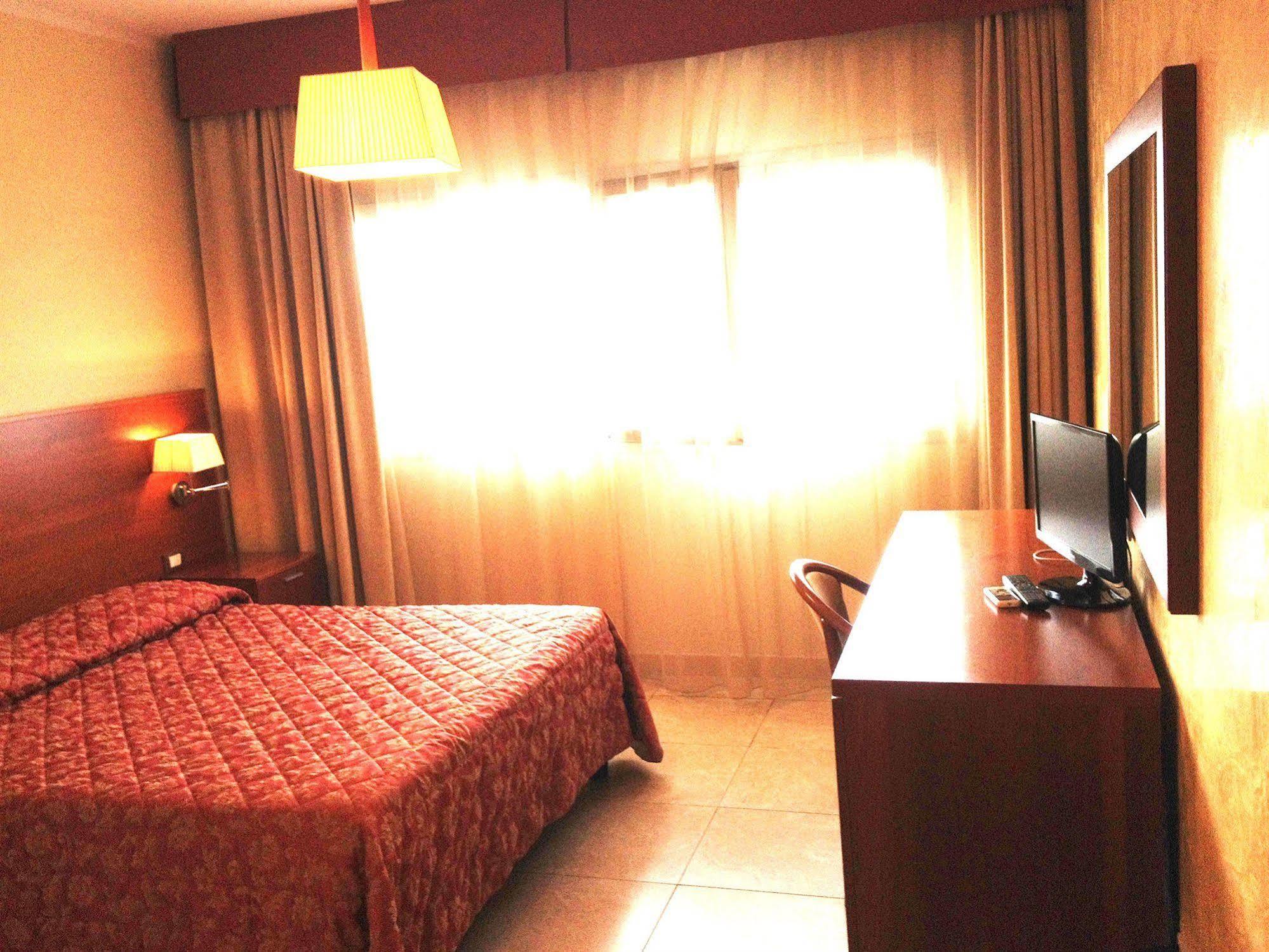 אולביה Hotel Demar מראה חיצוני תמונה