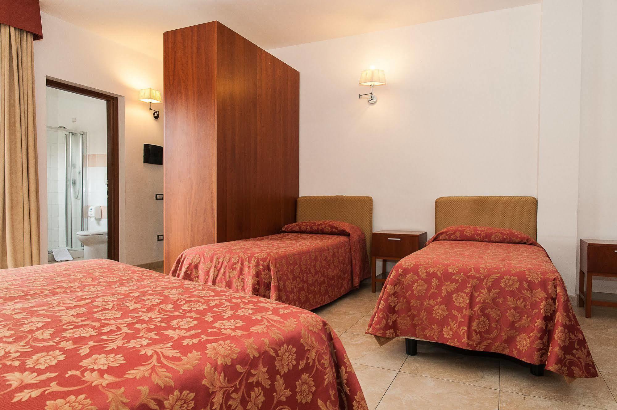 אולביה Hotel Demar מראה חיצוני תמונה
