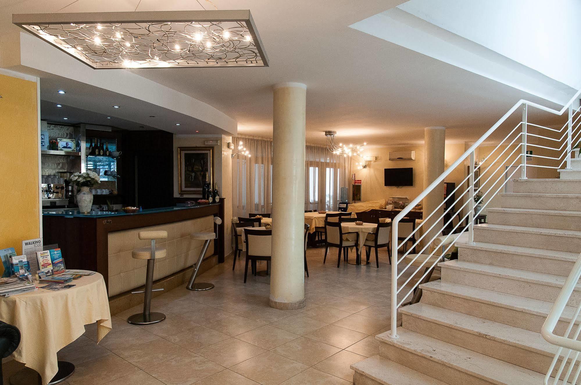 אולביה Hotel Demar מראה חיצוני תמונה